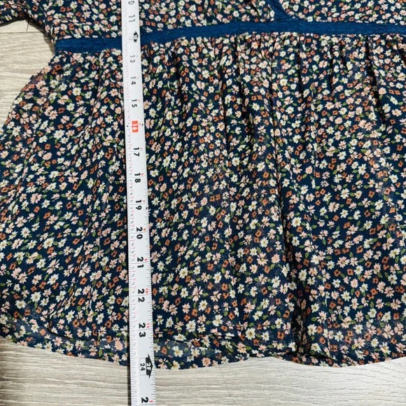 Cottagecore Fairy Blouse M Navy Blue Ditsy Floral Surplice V-Neck Peplum Boho - Picture 11 of 14